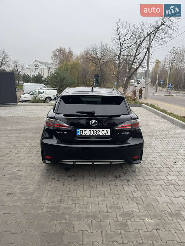 Хэтчбек Lexus CT 2015 в Луцке