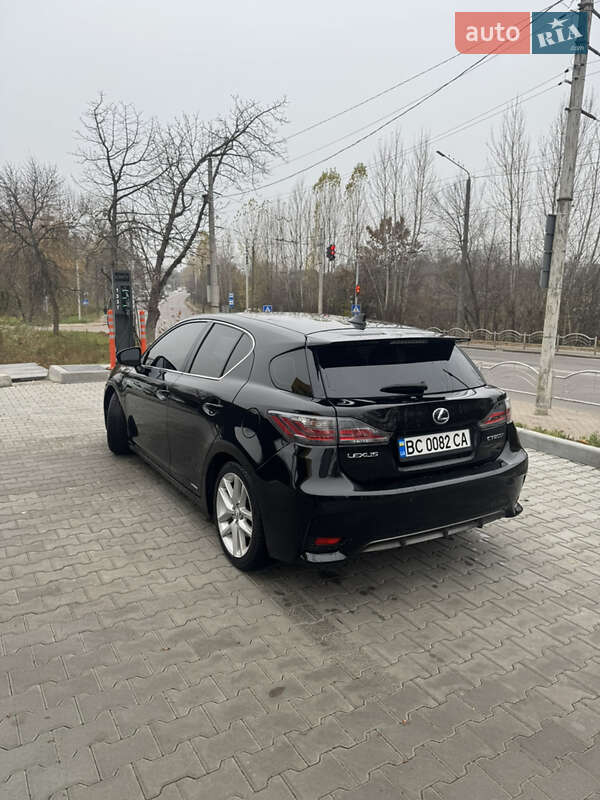 Хэтчбек Lexus CT 2015 в Луцке