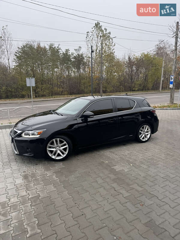 Хетчбек Lexus CT 2015 в Луцьку