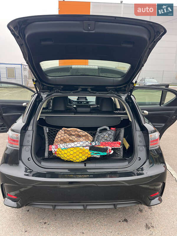 Хэтчбек Lexus CT 2016 в Киеве