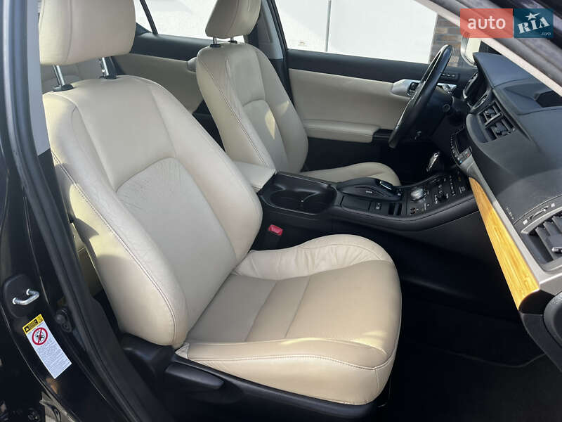 Хетчбек Lexus CT 2011 в Луцьку