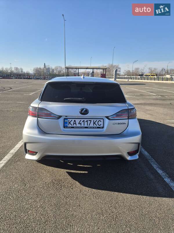 Хэтчбек Lexus CT 2015 в Киеве