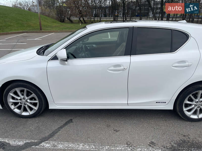 Хэтчбек Lexus CT 2011 в Киеве фото 7 Хэтчбек Lexus CT 2011 в Киеве
