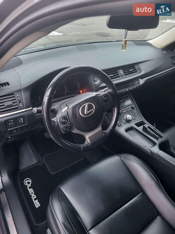 Хэтчбек Lexus CT 2015 в Киеве
