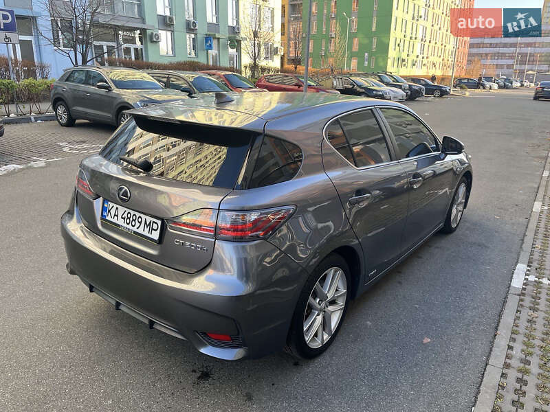 Хэтчбек Lexus CT 2015 в Киеве