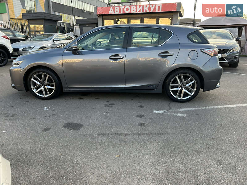 Хэтчбек Lexus CT 2017 в Киеве