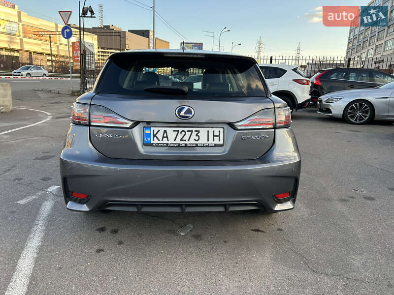 Хэтчбек Lexus CT 2017 в Киеве