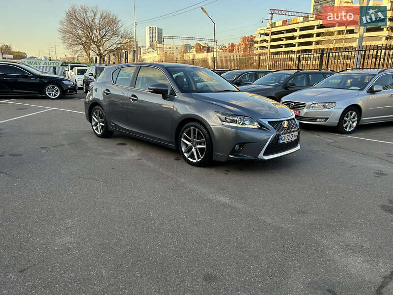 Хэтчбек Lexus CT 2017 в Киеве
