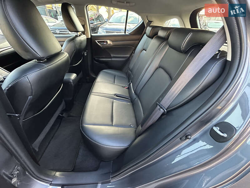 Хэтчбек Lexus CT 2017 в Киеве