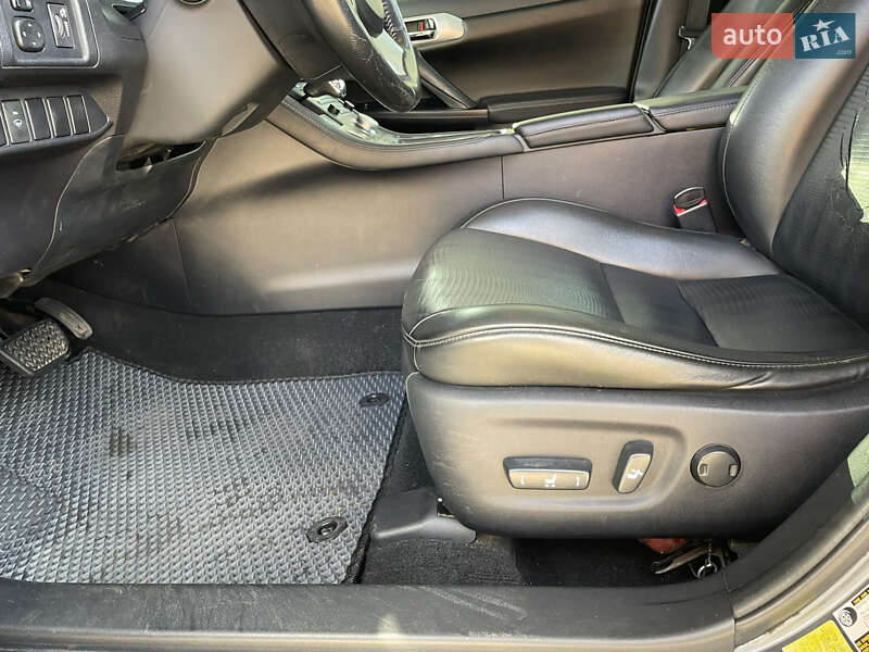 Хэтчбек Lexus CT 2013 в Николаеве