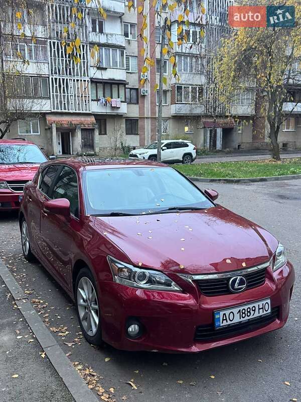Хэтчбек Lexus CT 2012 в Мукачево