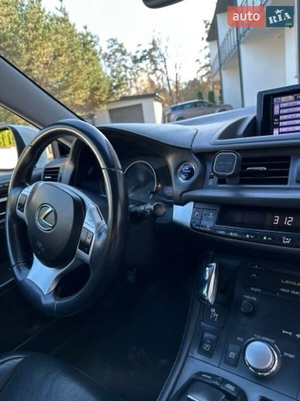 Хэтчбек Lexus CT 2013 в Львове