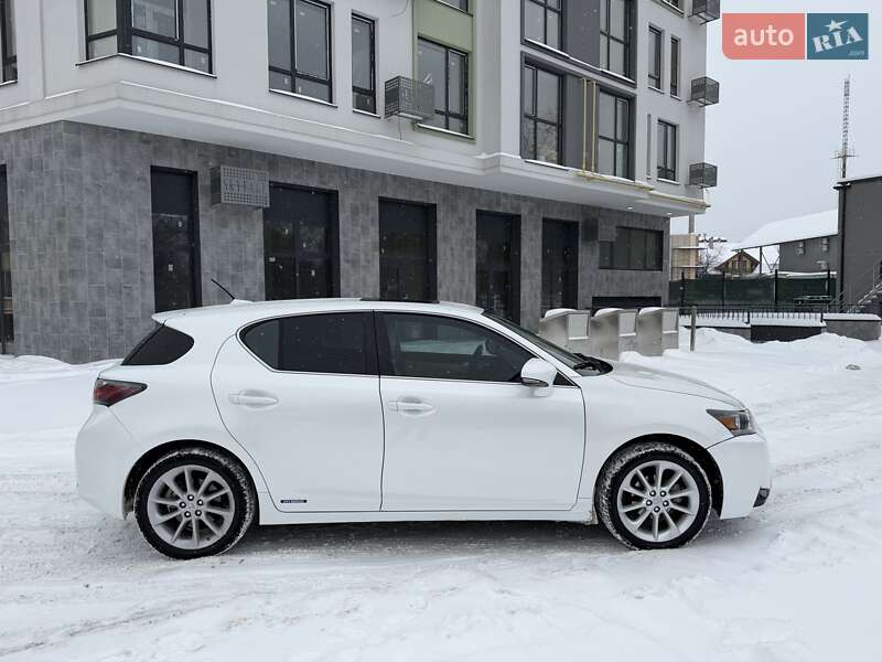 Хэтчбек Lexus CT 2012 в Львове