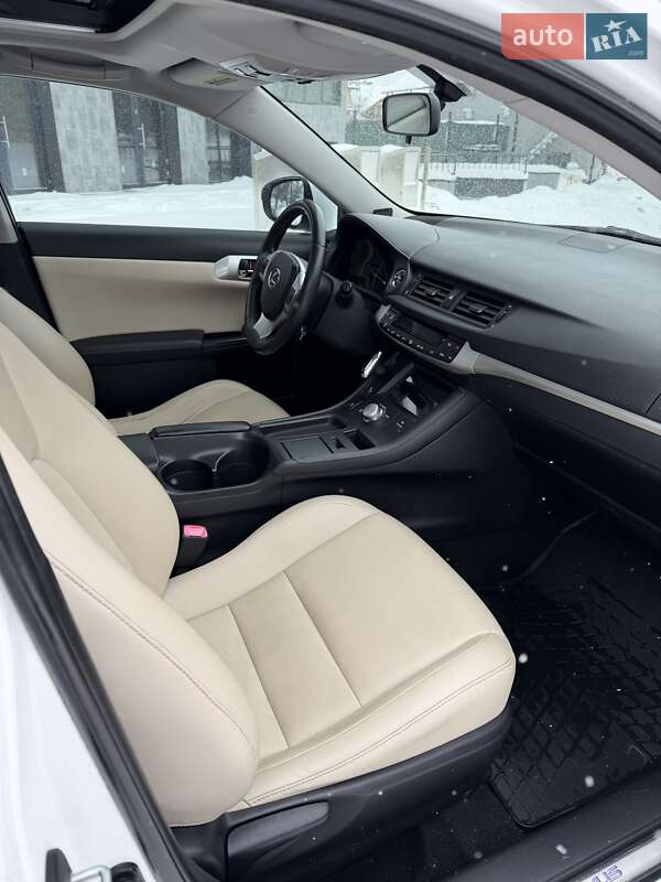 Хэтчбек Lexus CT 2012 в Львове