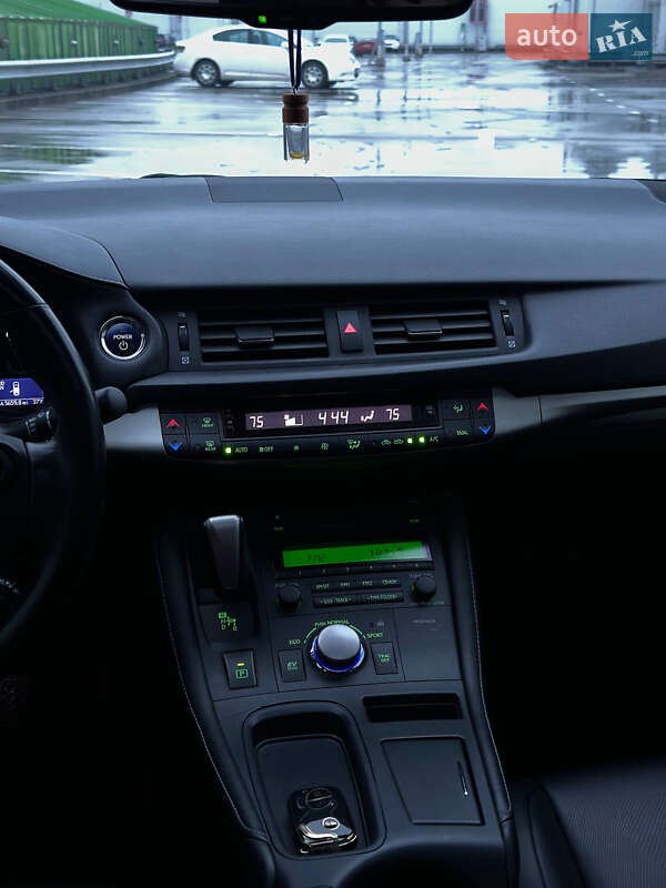 Хэтчбек Lexus CT 2015 в Киеве фото 7 Хэтчбек Lexus CT 2015 в Киеве