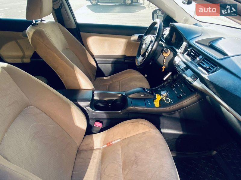 Хэтчбек Lexus CT 2011 в Киеве