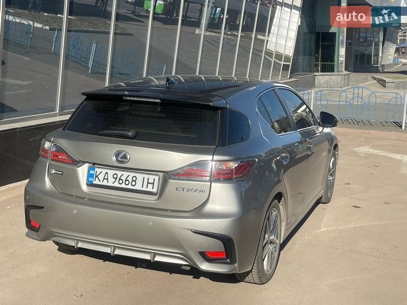 Хэтчбек Lexus CT 2017 в Киеве