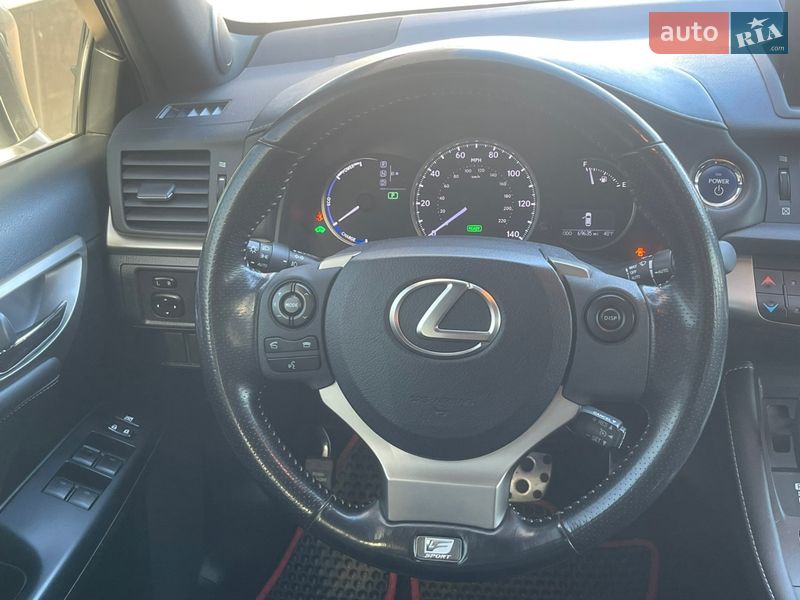 Хэтчбек Lexus CT 2017 в Киеве