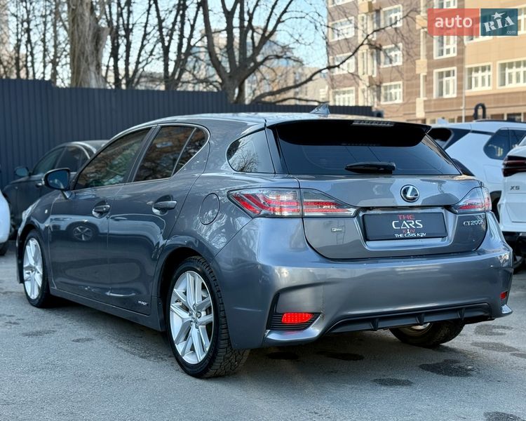 Хэтчбек Lexus CT 2017 в Киеве