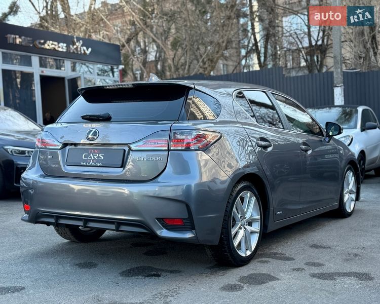 Хэтчбек Lexus CT 2017 в Киеве