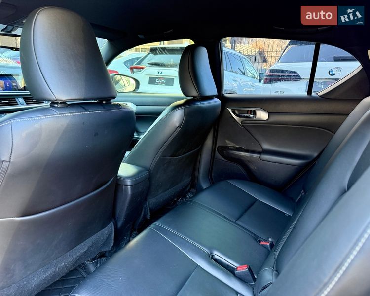 Хэтчбек Lexus CT 2017 в Киеве
