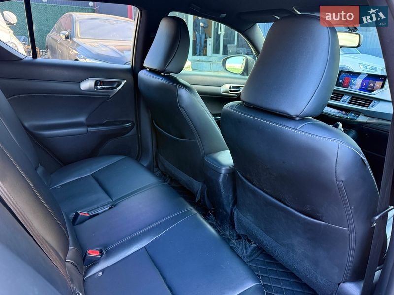 Хэтчбек Lexus CT 2017 в Киеве