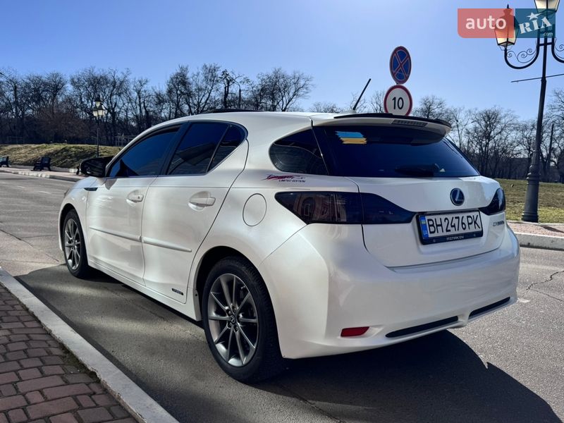 Хэтчбек Lexus CT 2011 в Одессе