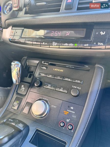 Хэтчбек Lexus CT 2011 в Одессе