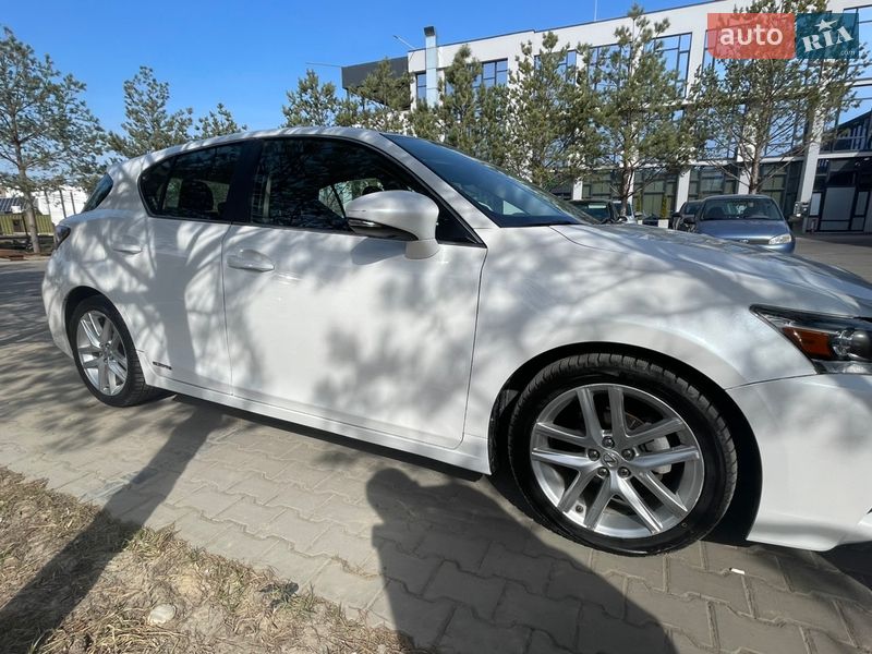 Хэтчбек Lexus CT 2015 в Ровно