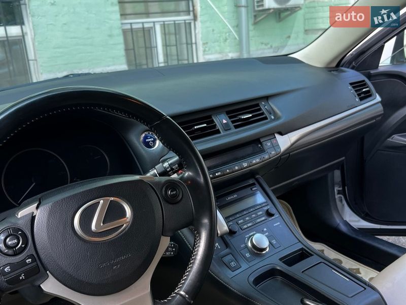 Хэтчбек Lexus CT 2014 в Киеве фото 6 Хэтчбек Lexus CT 2014 в Киеве