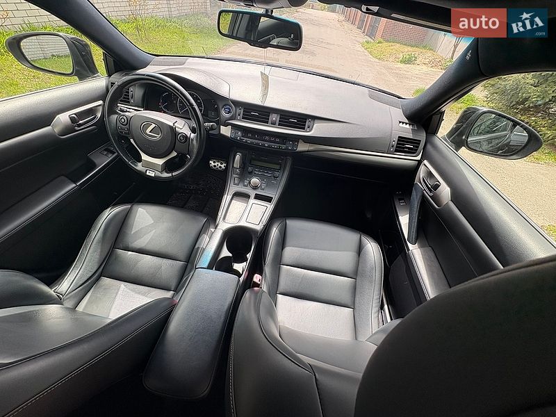 Хэтчбек Lexus CT 2015 в Киеве