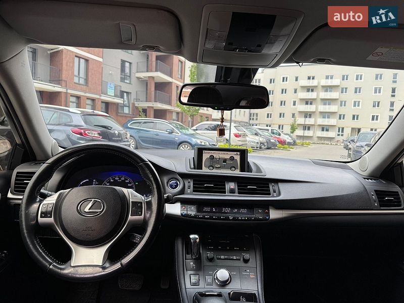 Хэтчбек Lexus CT 2011 в Ивано-Франковске