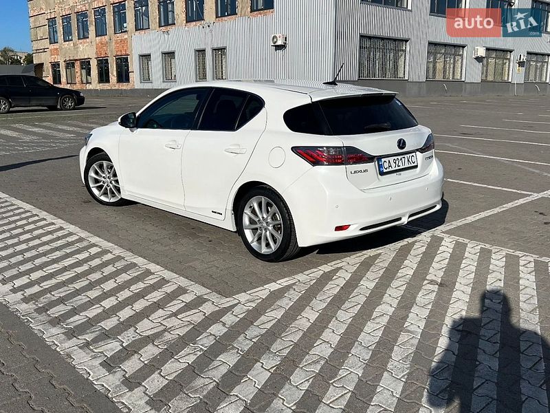 Хетчбек Lexus CT 2011 в Чернівцях