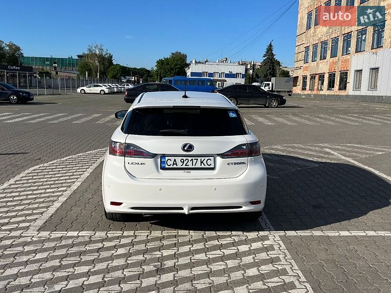 Хетчбек Lexus CT 2011 в Чернівцях
