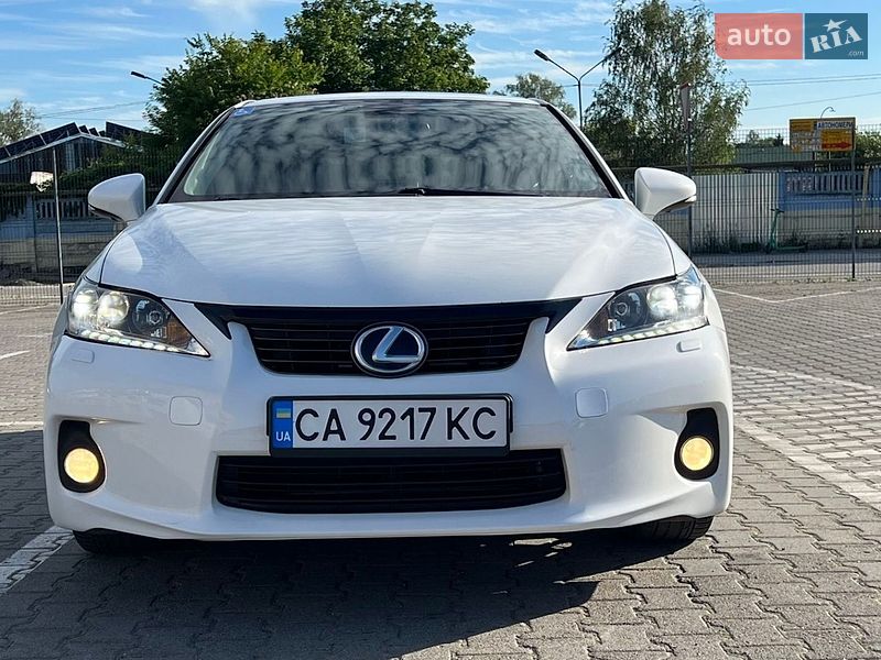 Хетчбек Lexus CT 2011 в Чернівцях