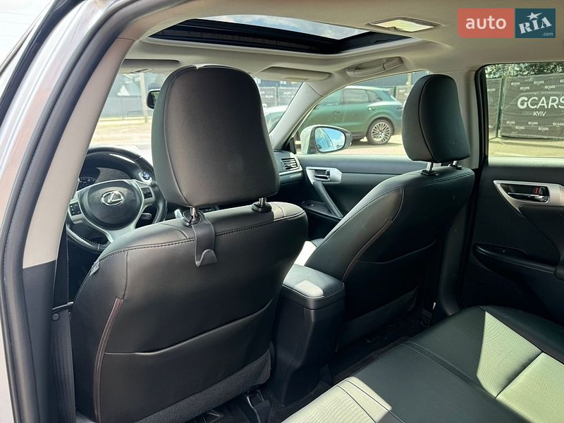 Хэтчбек Lexus CT 2013 в Киеве