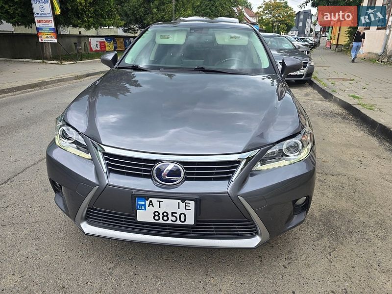 Хетчбек Lexus CT 2014 в Косові