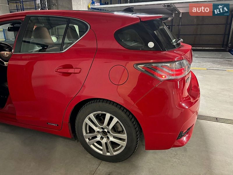 Хэтчбек Lexus CT 2014 в Киеве
