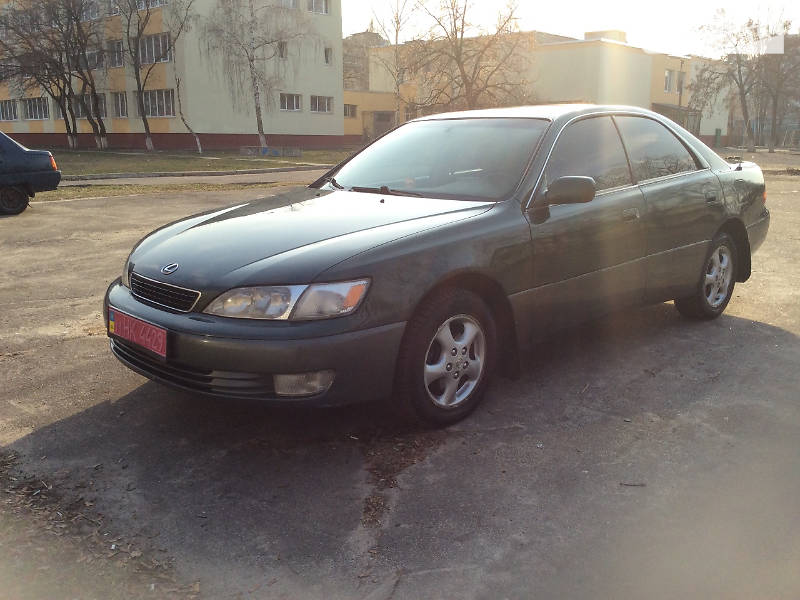 Седан Lexus ES 1998 в Киеве