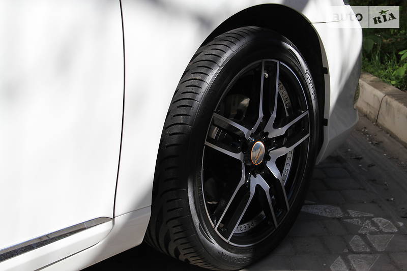 Седан Lexus ES 2010 в Одесі