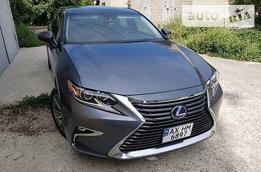 Седан Lexus ES 2016 в 