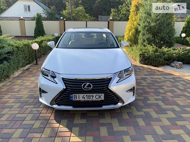 Седан Lexus ES 2017 в Полтаве