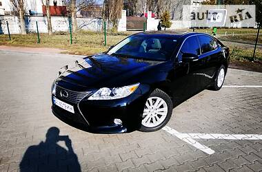 Седан Lexus ES 2013 в Киеве