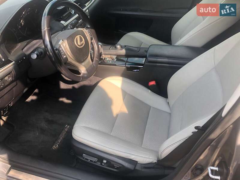 Lexus ES, фото з оголошення