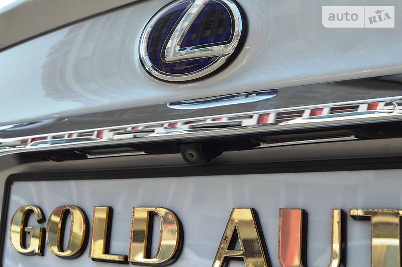 Седан Lexus ES 2016 в Одесі