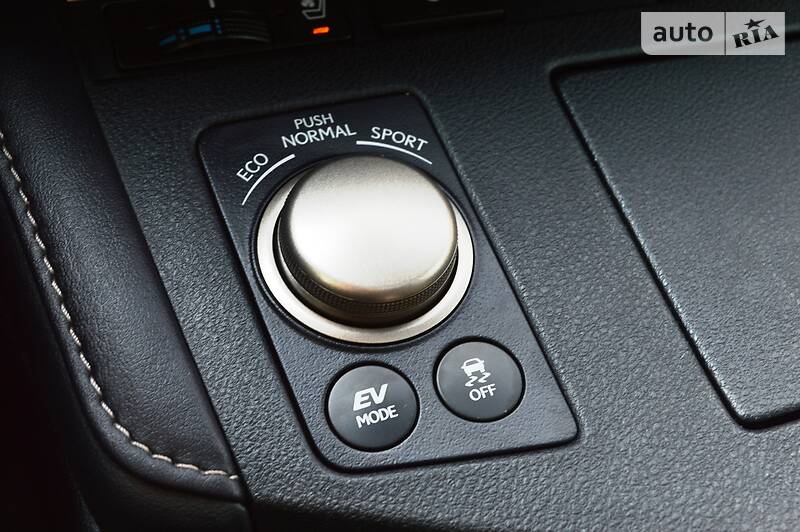 Седан Lexus ES 2016 в Одесі