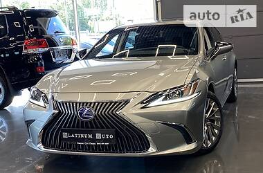 Седан Lexus ES 2018 в 