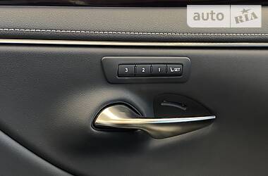 Седан Lexus ES 2018 в 