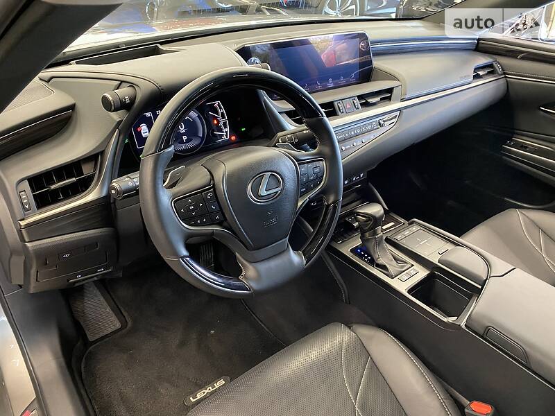 Седан Lexus ES 2018 в Одесі