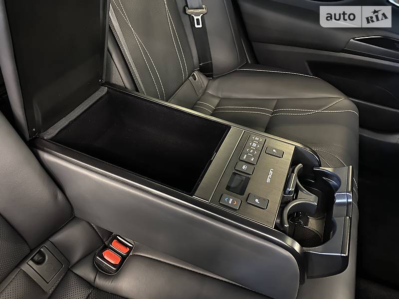 Седан Lexus ES 2018 в Одесі